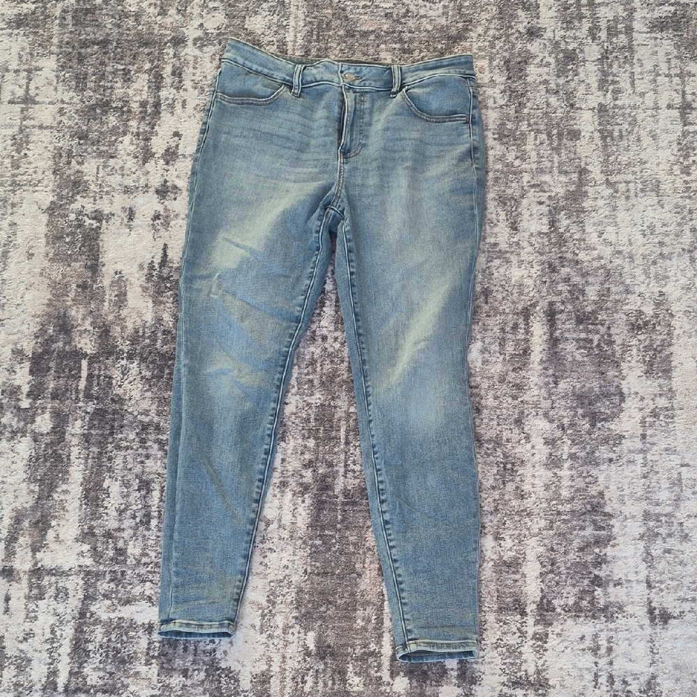 Maurices Light Wash Skinny Jeans